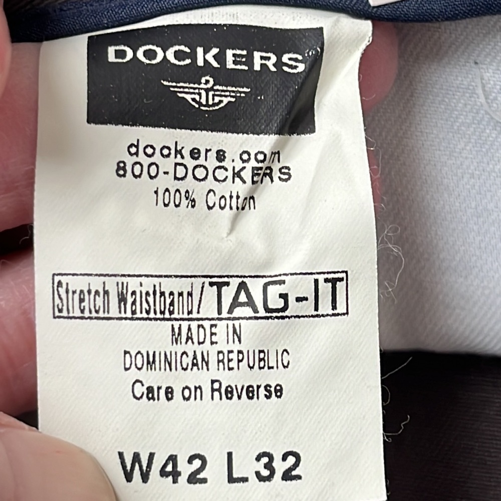 NWT Dockers cotton khakis W42L32 - Picture 5 of 5